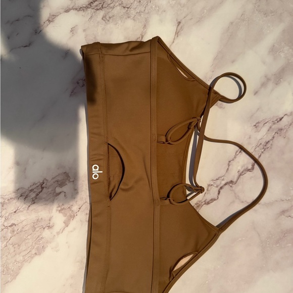 ALO yoga Tan Airlift Sports Bra Large - Picture 5 of 5